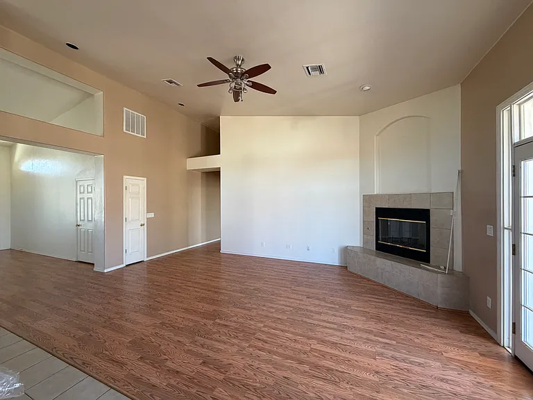 1085 San Tropez Ct — Photo 22