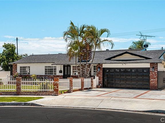 3rd image of 3118 W Aliso Pl