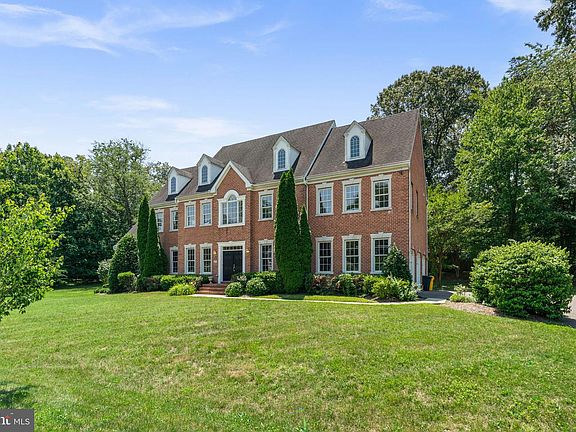 2nd image of 403 Woodland Estates Way