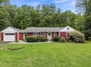 18 Red Gate Ln, Amherst, MA 01002