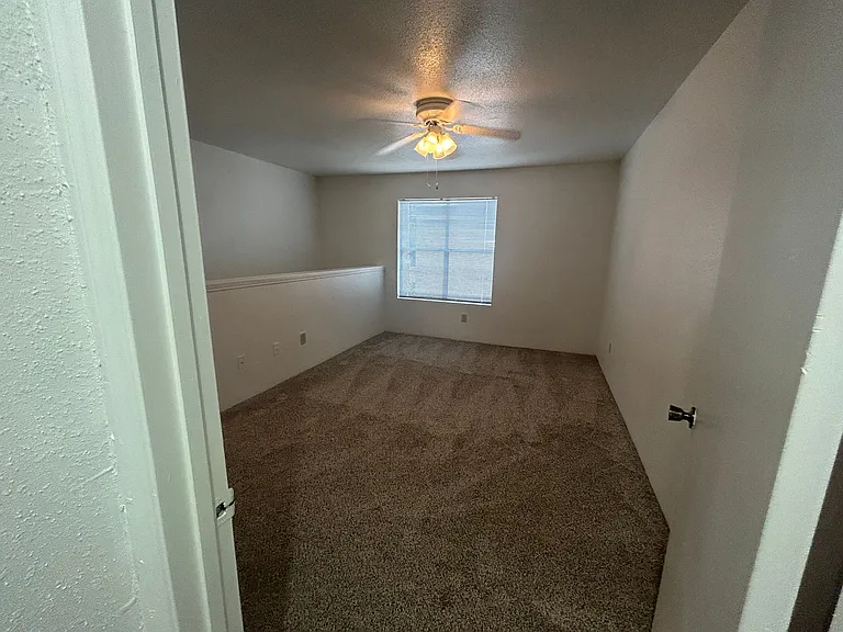 Emerald Cove Apartments — Photo 104