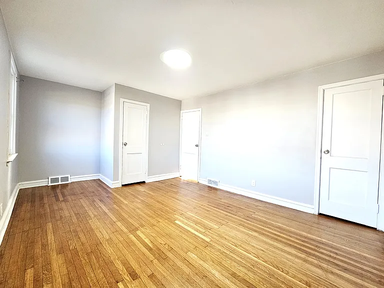 1009 Rosalie St — Photo 11
