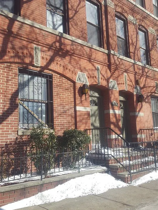 496 Pavonia Ave #3B