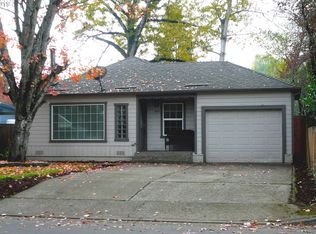 972 W Lincoln St, Woodburn, OR 97071