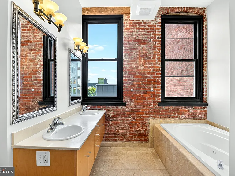 1147 N 4th St #53-4B — Photo 15