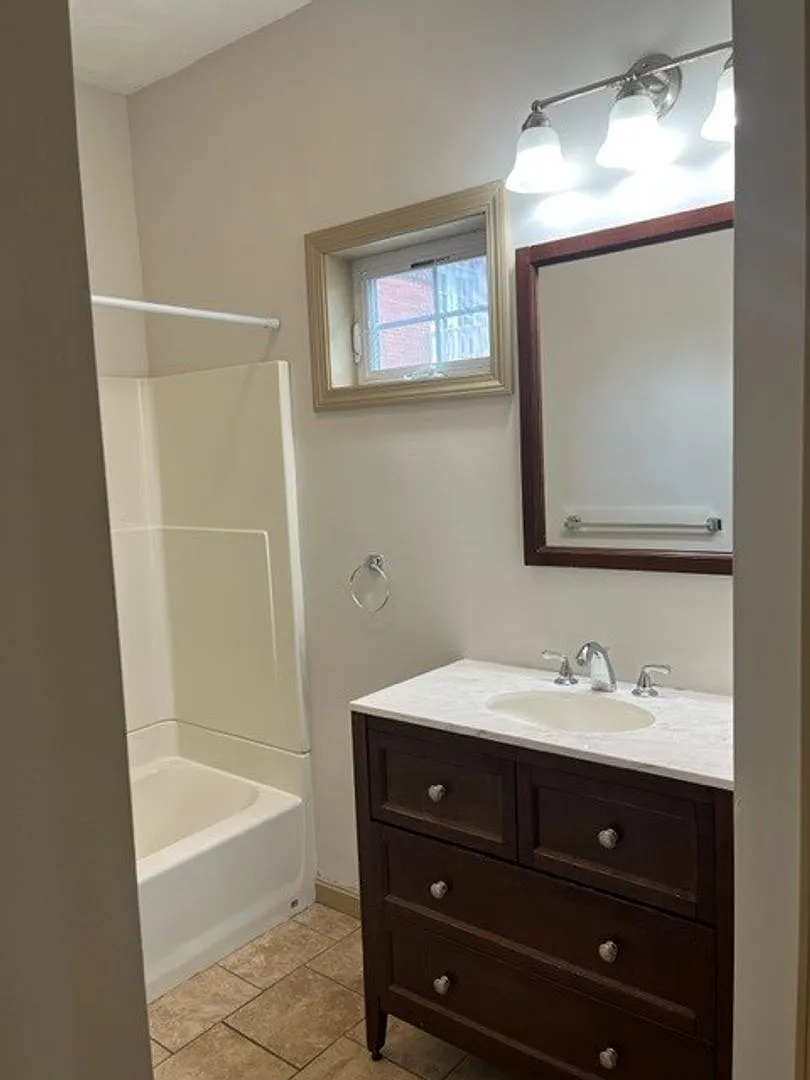 82 Sutton Street — Photo 3