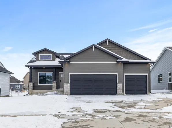 16520 Bentwood Dr, Urbandale, IA 50323