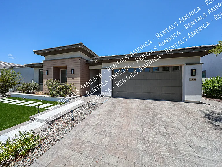 1530 E San Carlos Way — Photo 2