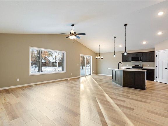 2nd image of 14518 Lynndale Dr