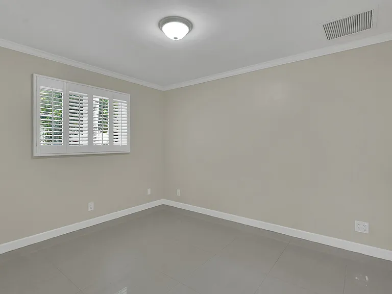 Harrison St — Photo 15