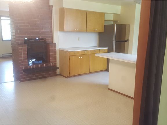 3rd image of 2710 24th Ave NE