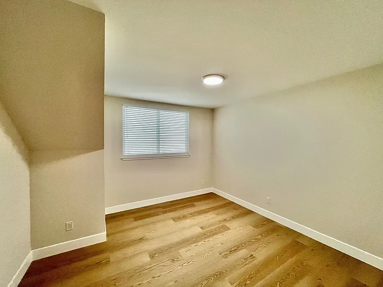 Spectacular, Completely Renovated 2 Bed/1 Bath Fully — Photo 5