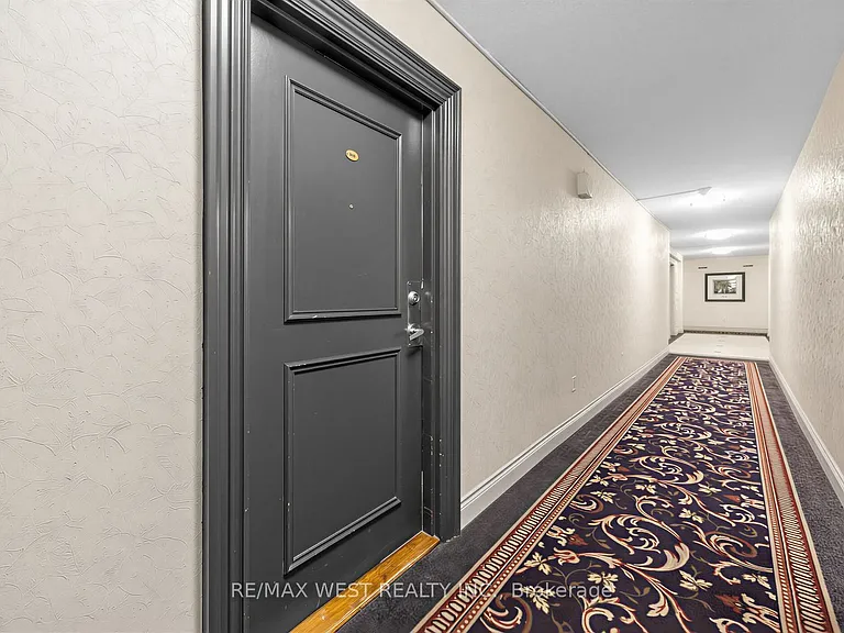 60 Pavane Linkway #805 — Photo 3