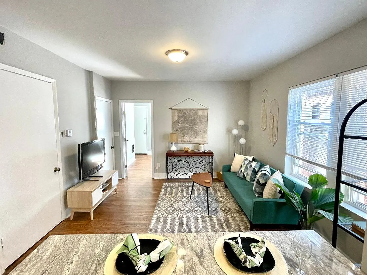 Completely renovated Apartment in the heart of Southwest Gardens — Photo 3