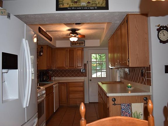 5th image of 7635 Lakewood Dr