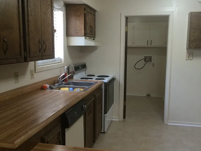3806 Vickie Dr — Photo 8