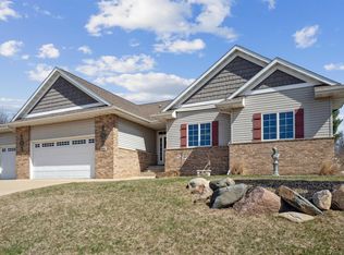 603 Eagle Ridge Rd, Cedar Falls, IA 50613