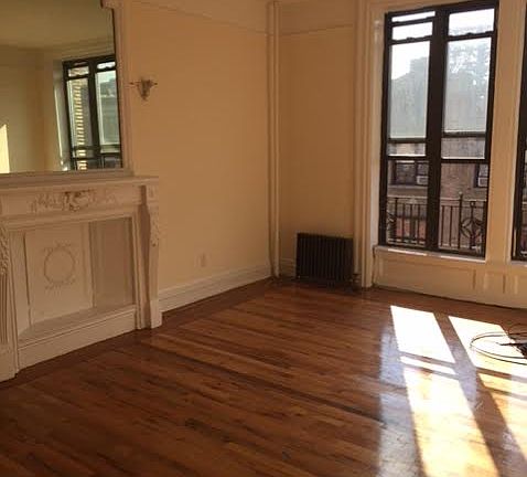 4th image of 812 W 181st St APT 53