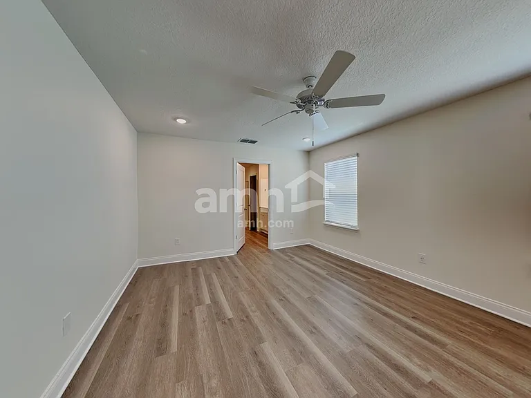 16392 Aubergine Aly — Photo 9