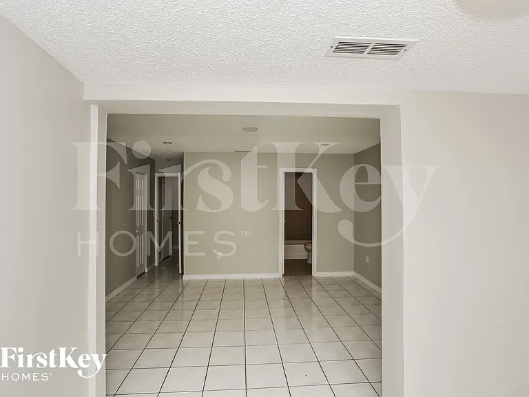 4610 SW 143rd Ct W — Photo 9