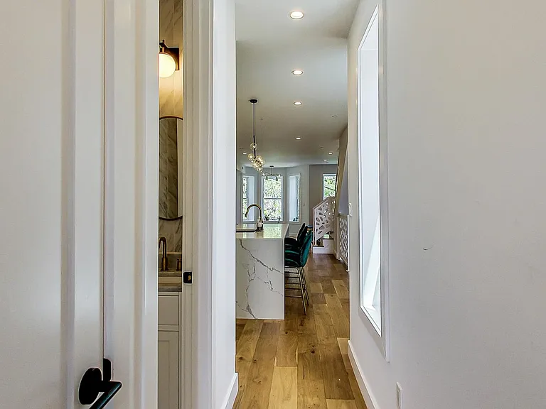 25 U St NE #2 — Photo 10