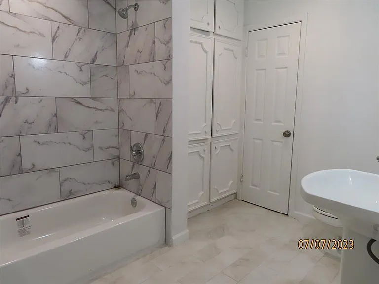 403 Highridge St — Photo 11