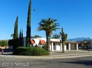 909 S La Pera, Green Valley, AZ 85614