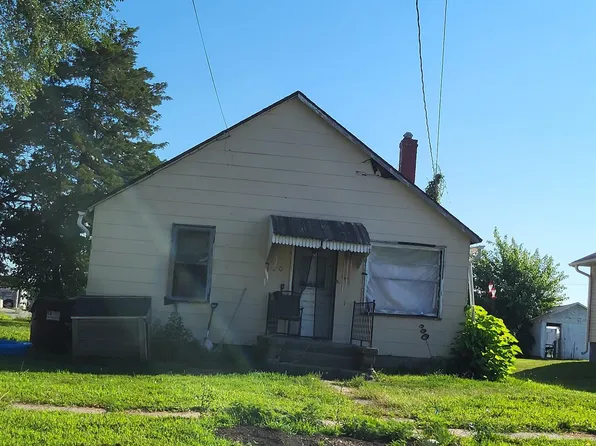 1207 Osceola Ave, Chariton, IA 50049