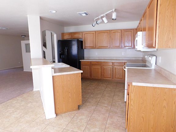 4th image of 967 E Desert Holly Dr