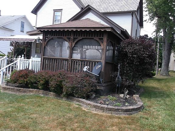 3rd image of 167 E Main St