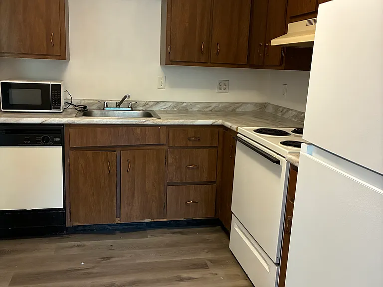 210 Hugel Dr #1 — Photo 4