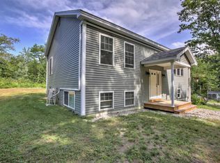 82 Egypt Rd, Raymond, ME 04071