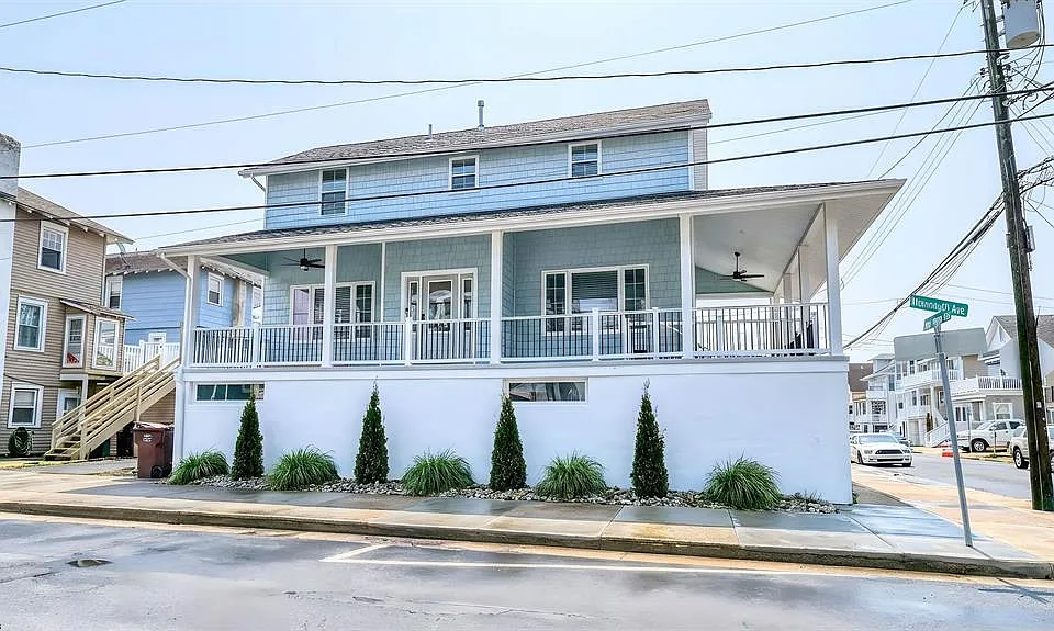 129 N New Haven Ave #2