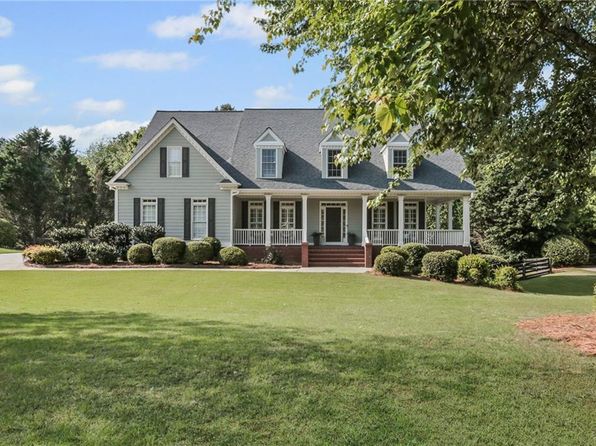 393 Taylor Glen Dr, Milton, GA 30004
