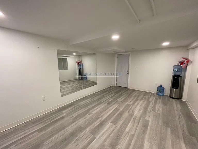22 Augustus Rd #LR — Photo 6