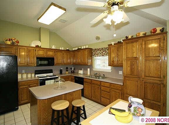 plenty of cabinet space