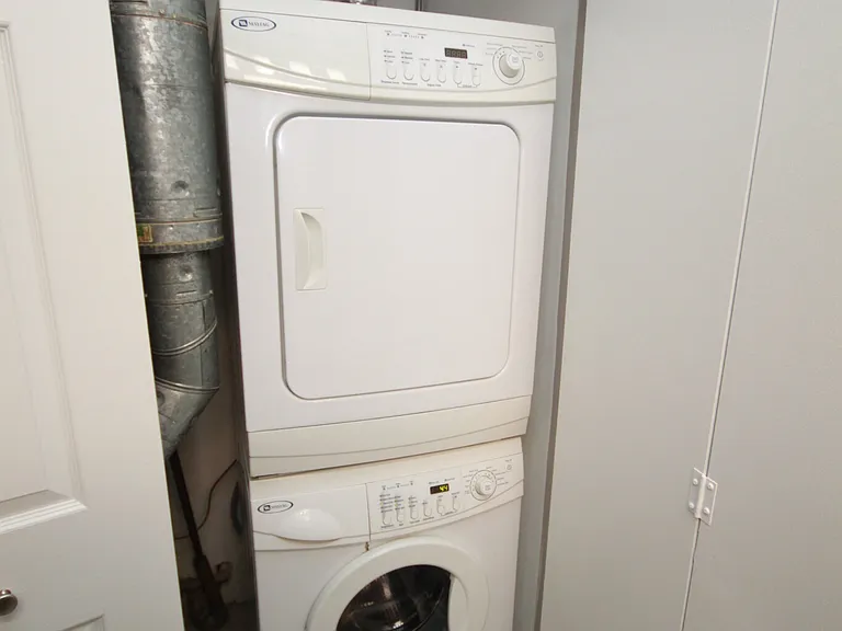 2215 N Clifton Ave #2W — Photo 19