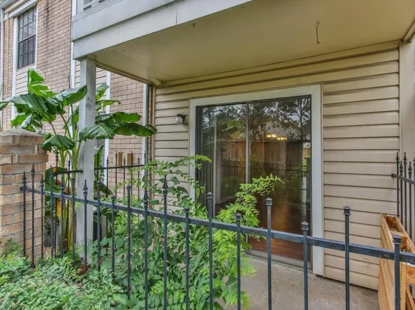 2750 Holly Hall St APT 713, Houston, TX 77054