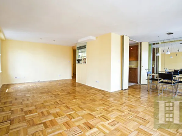 301 East 48th Street image 1 of 6