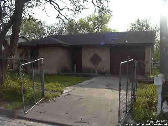 1st image of 109 N Mesquite