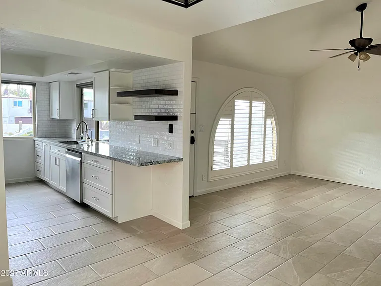 7501 E Happy Hollow Dr #3 — Photo 4