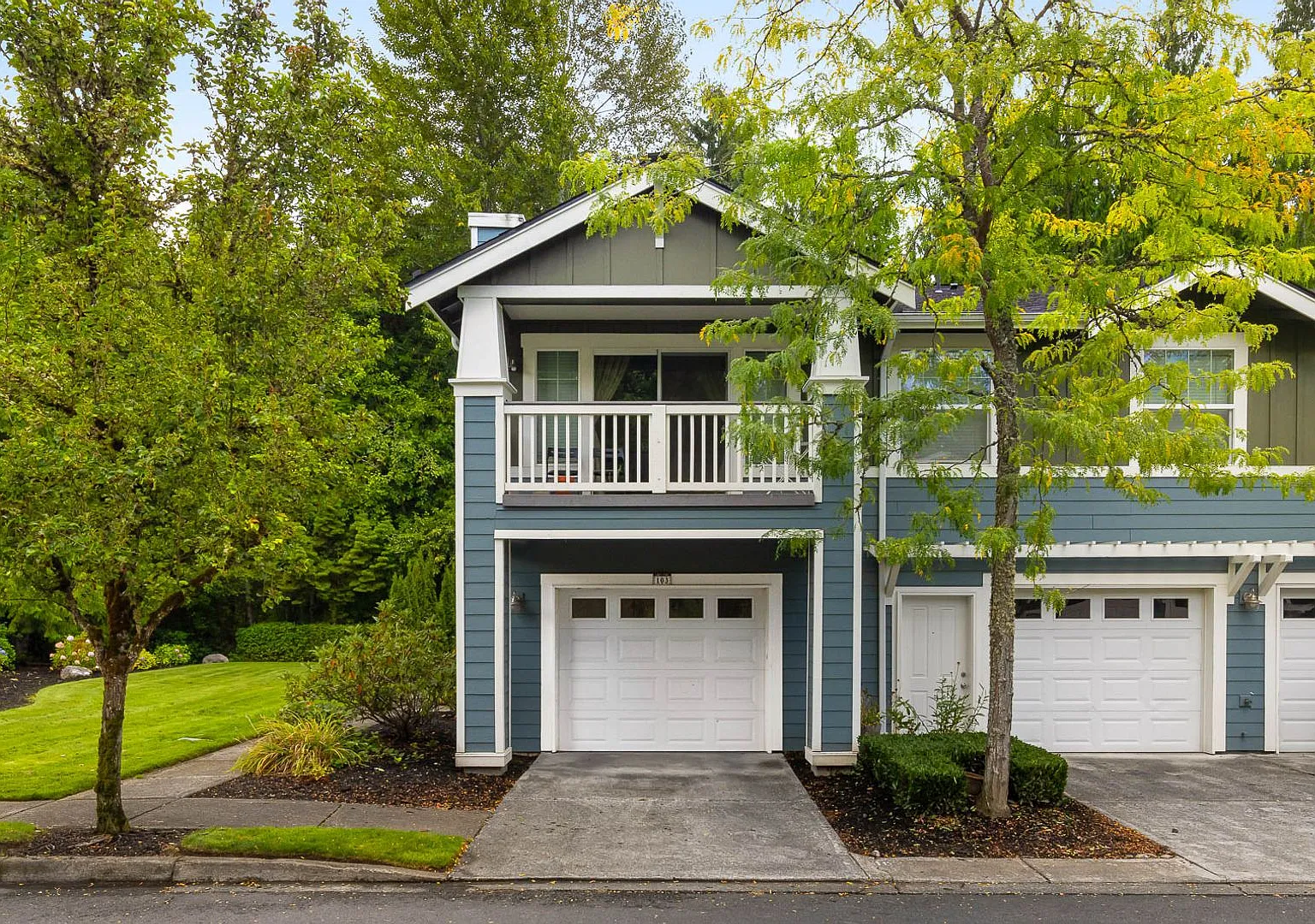 Single-Level 3BR Living with Oversized Garage & Community Amenities — Photo 2