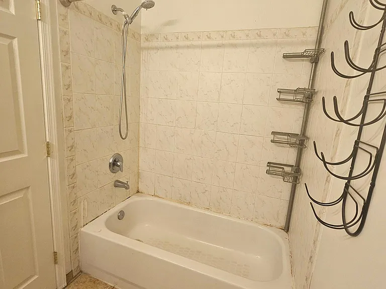 2047 W Bramburgh Ct — Photo 9