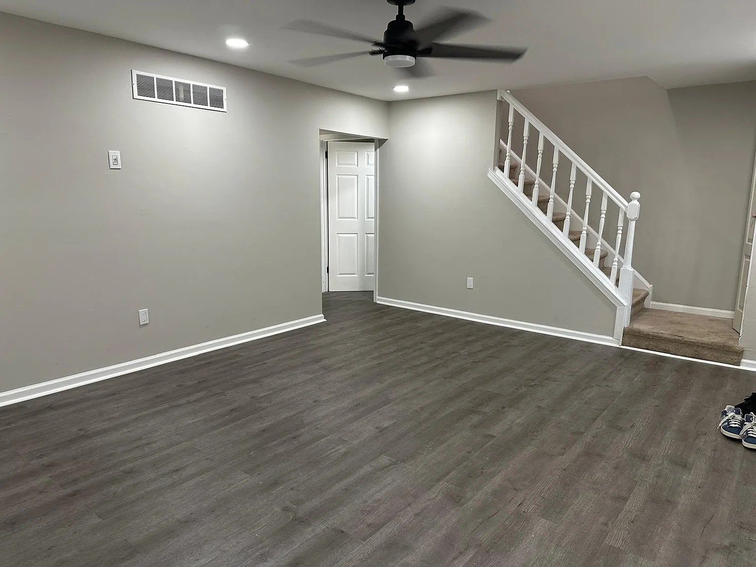 758 Shropshire Dr — Photo 2