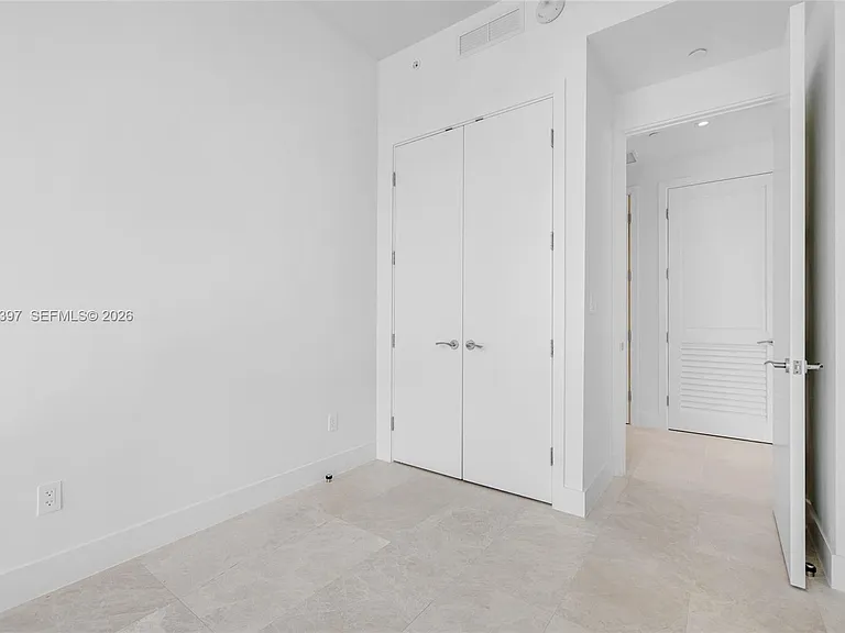175 SE 25th Rd #1203 — Photo 3