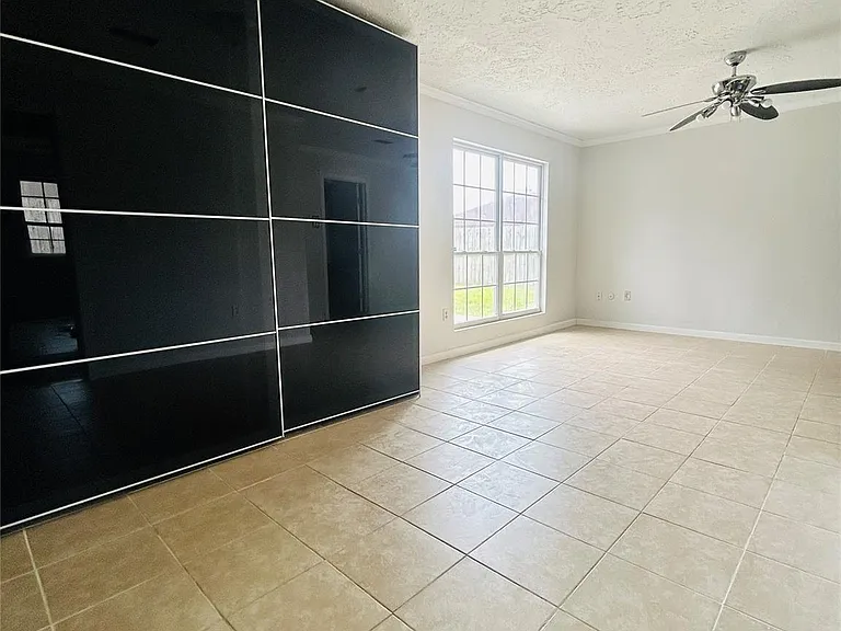 15719 Red Springs Dr — Photo 17