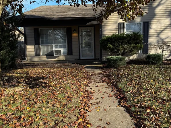 43 Village Rd, Bargersville, IN 46106