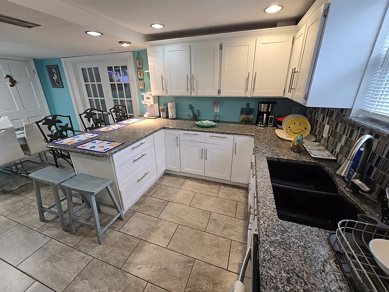 125 Sherwood Ave — Photo 7