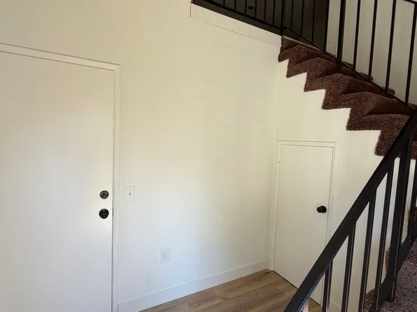 242 Grayson Way, 242 Grayson Way APT D, Upland, CA 91786