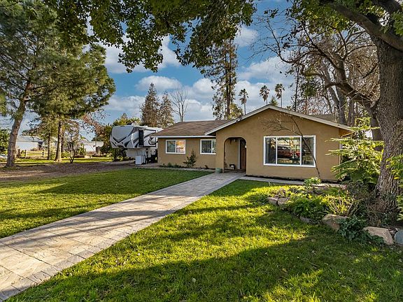 3rd image of 3848 Stanislaus St